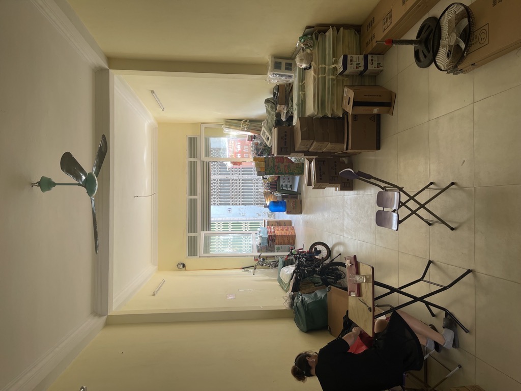 Bán nhà Nguyễn Xiển - diện tích 72m2 3 tầng - Ô tô tránh - giá 8,6 tỷ