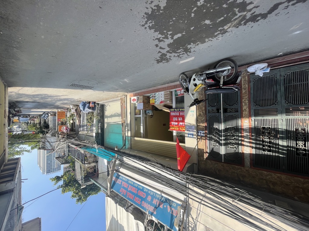 Bán nhà Nguyễn Xiển - diện tích 72m2 3 tầng - Ô tô tránh - giá 8,6 tỷ