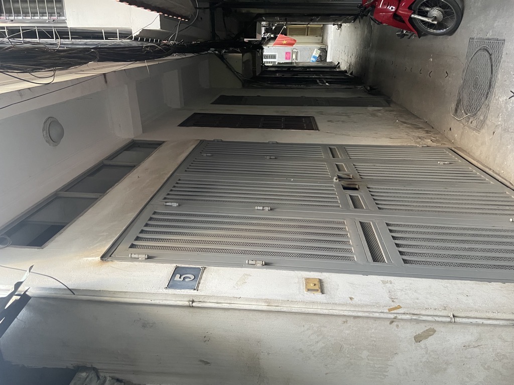 Bán nhà Đê Trần Khát Chân - diện tích 39m2 3 tầng - Nhà cách phố tầm chục mét - giá 9,3 tỷ