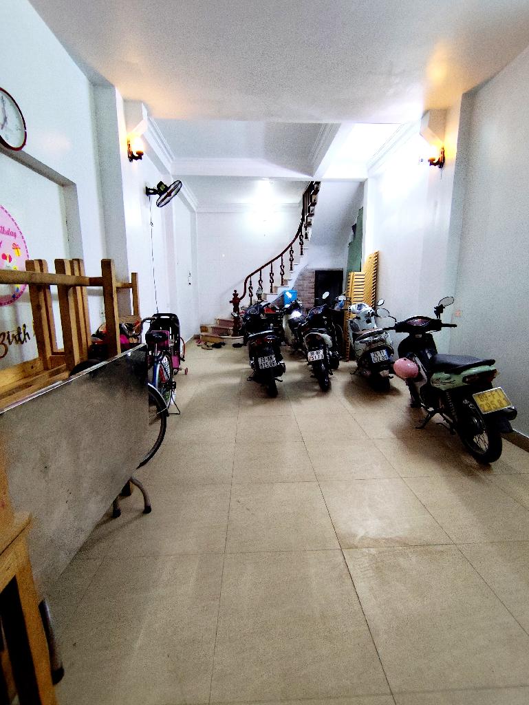 Bán nhà Đại Từ - diện tích 39m2 6 tầng - Mặt ngõ thông kinh doanh - giá 13,5 tỷ