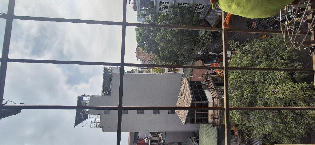 Bán nhà Yên Bái - diện tích 27,2m2 5 tầng - Mặt phố kinh doanh ngày đêm - giá 6 tỷ