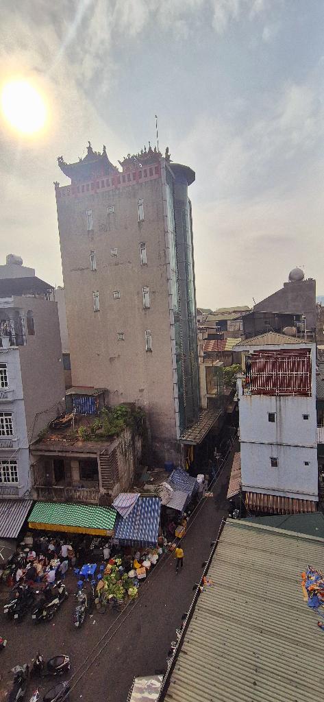 Bán nhà Yên Bái - diện tích 27,2m2 5 tầng - Mặt phố kinh doanh ngày đêm - giá 6 tỷ