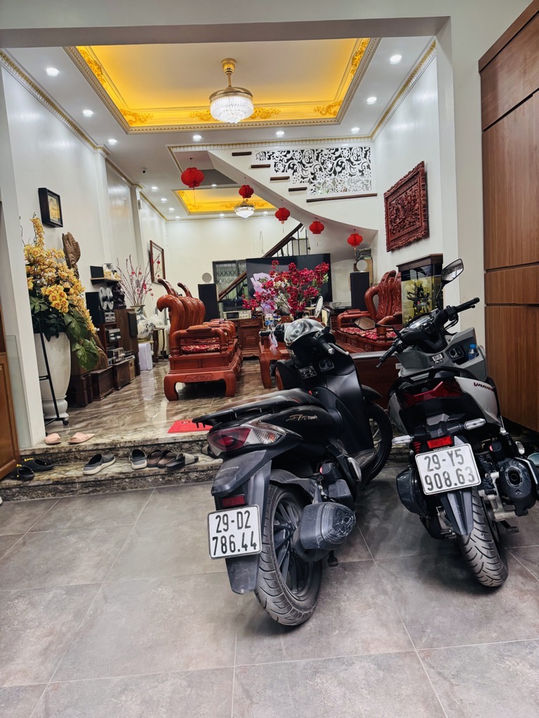 Bán nhà Dương Văn Bé - diện tích 62m2 5 tầng - nhà đẹp hiếm có - giá 12,5 tỷ