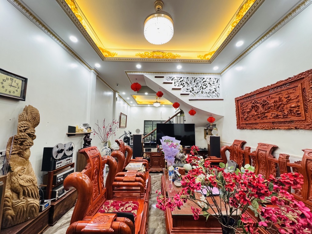 Bán nhà Dương Văn Bé - diện tích 62m2 5 tầng - nhà đẹp hiếm có - giá 12,5 tỷ