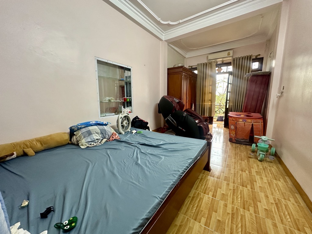 Bán nhà Hoàng Mai - diện tích 34,5m2 5 tầng - ô tô qua nhà - giá 9 tỷ