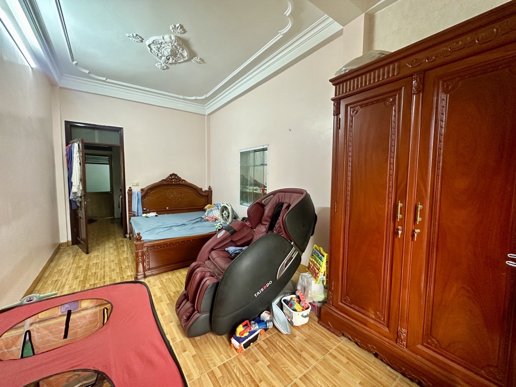 Bán nhà Hoàng Mai - diện tích 34,5m2 5 tầng - ô tô qua nhà - giá 9 tỷ