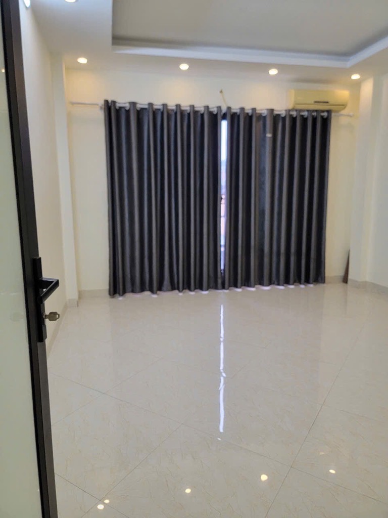 Bán nhà Lĩnh Nam - diện tích 68m2 5 tầng - Ô tô cách nhà tầm 20m - giá 13 tỷ