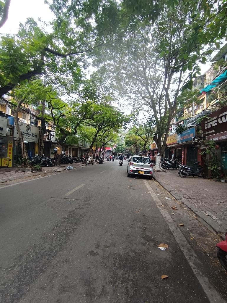 Bán nhà Bạch Mai - diện tích 36m2 1 tầng - ô tô tránh - giá 13,5 tỷ