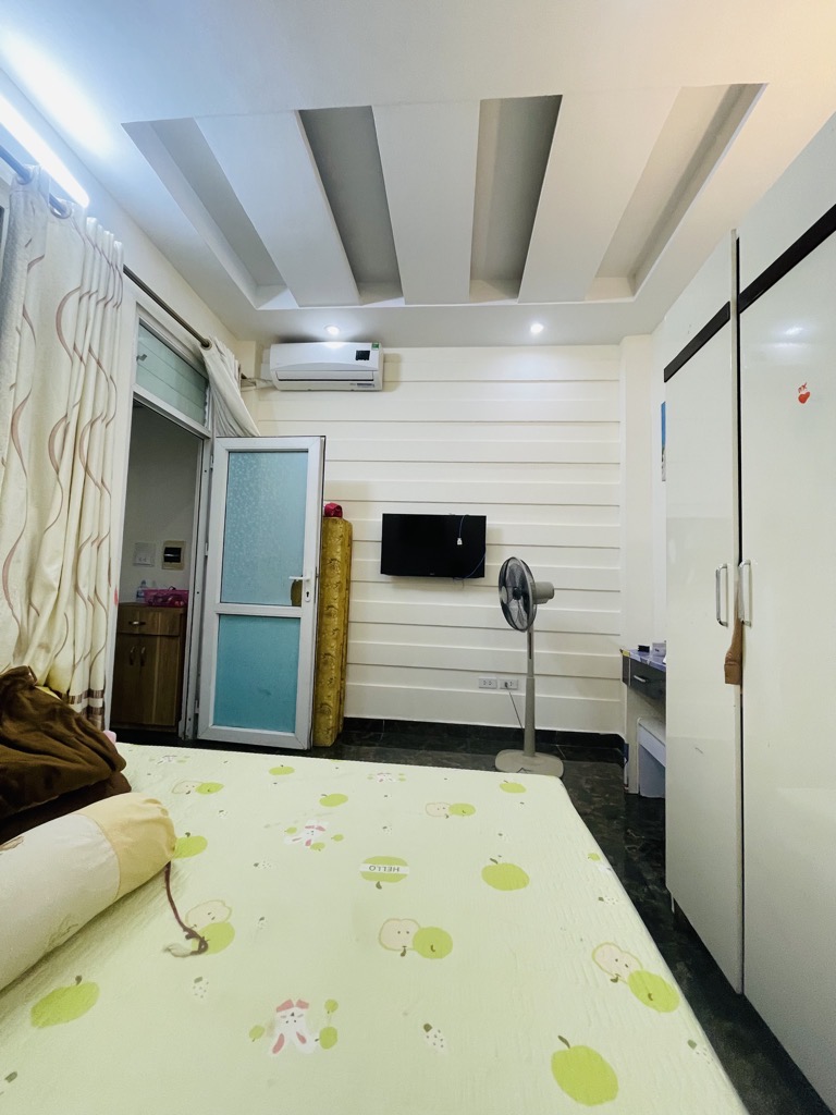 Bán nhà Ngõ Tô Hoàng - diện tích 37m2 4 tầng - Nhà đẹp về ở luôn - giá 5,4 tỷ