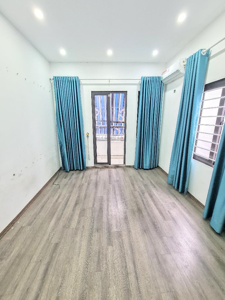 Bán nhà Vĩnh Hưng - diện tích 35m2 2 tầng - Lô góc, mặt ngõ ô tô tránh - giá 4,2 tỷ