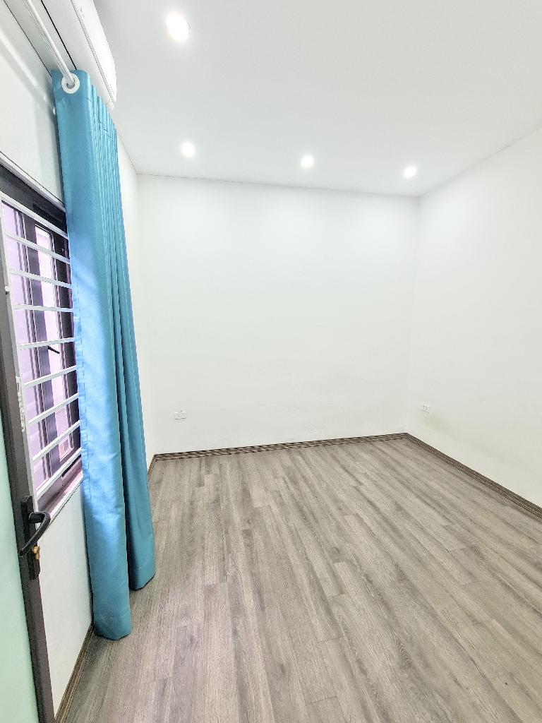 Bán nhà Vĩnh Hưng - diện tích 35m2 2 tầng - Lô góc, mặt ngõ ô tô tránh - giá 4,2 tỷ