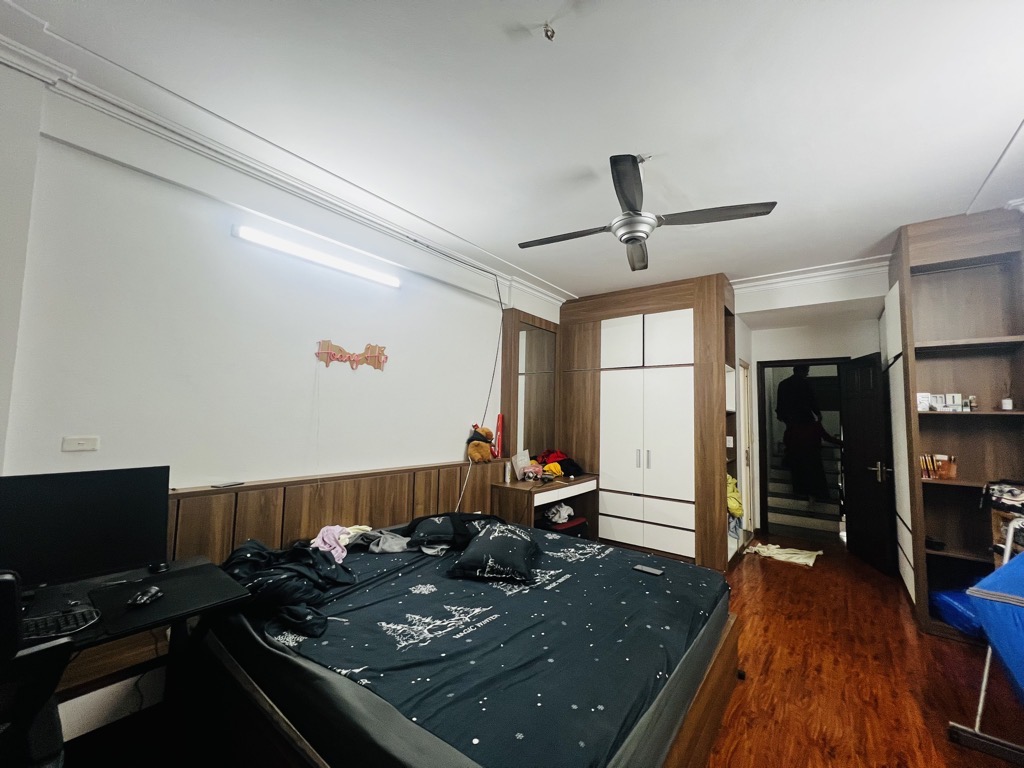 Bán nhà Đê Trần Khát Chân - diện tích 38m2 5 tầng - ô tô đỗ cửa - giá 10 tỷ