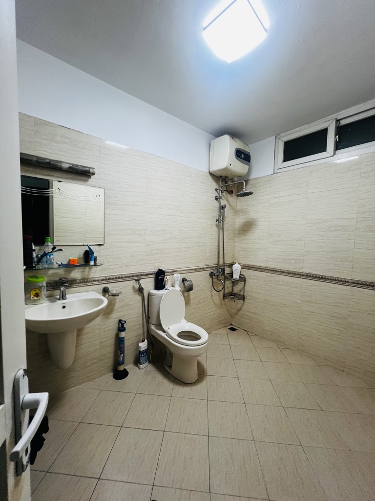 Bán nhà Đê Trần Khát Chân - diện tích 38m2 5 tầng - ô tô đỗ cửa - giá 10 tỷ