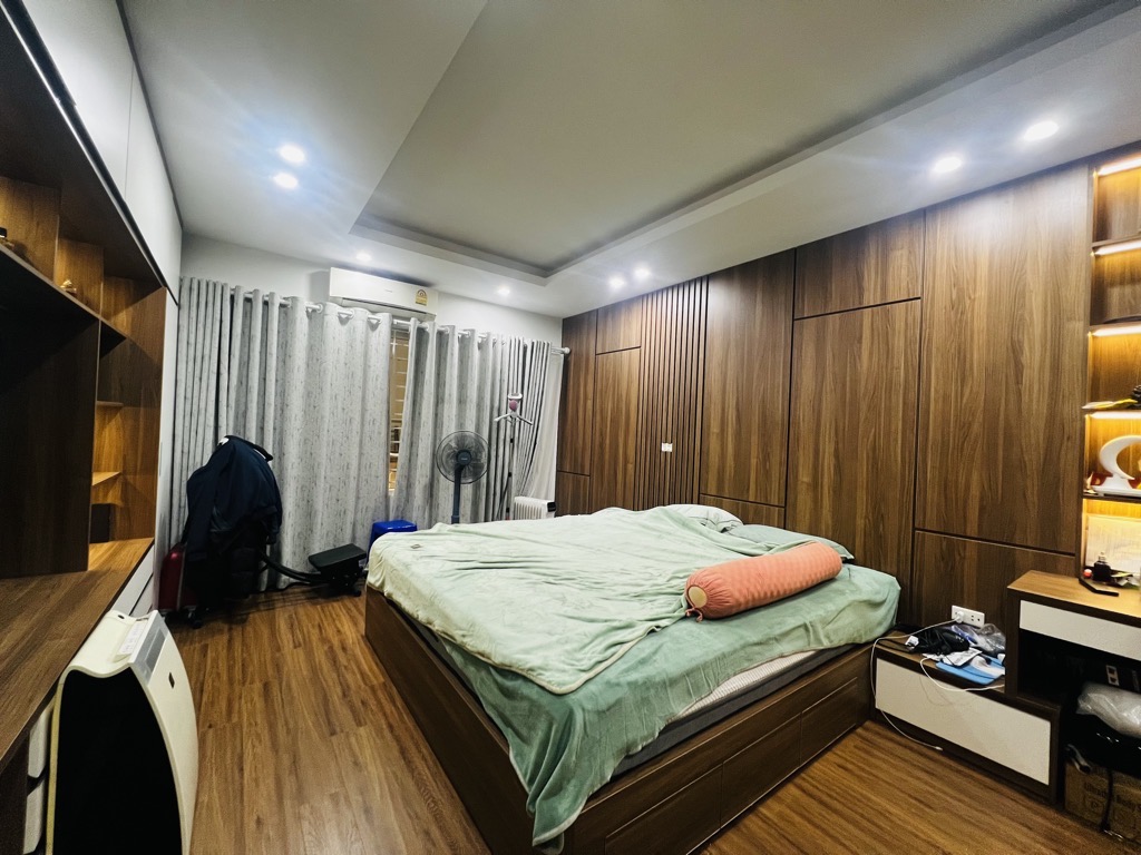 Bán nhà Đê Trần Khát Chân - diện tích 38m2 5 tầng - ô tô đỗ cửa - giá 10 tỷ