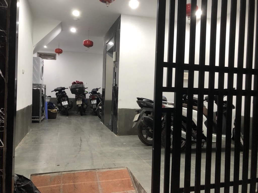 Bán nhà Nguyễn Trãi - diện tích 46,9m2 6 tầng - Tòa nhà dòng tiền thang máy - giá 13,5 tỷ