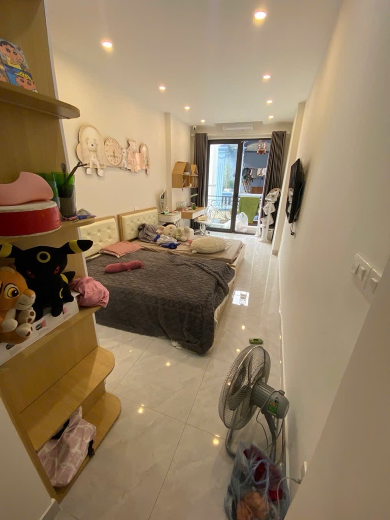 Bán nhà Trần Khát Chân - diện tích 34,5m2 5 tầng - ngõ thông - giá 9,5 tỷ