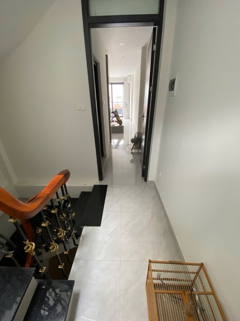 Bán nhà Trần Khát Chân - diện tích 34,5m2 5 tầng - ngõ thông - giá 9,5 tỷ