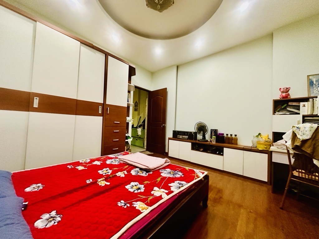 Bán nhà Khâm Thiên - diện tích 36m2 4 tầng - sát ô tô - giá 10,5 tỷ