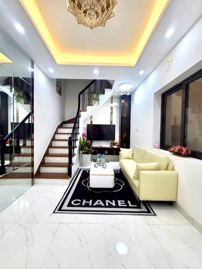 Bán nhà Lò Đúc  - 4 tầng - gần phố lớn, tiện ích đầy đủ - giá 6.35 tỷ
