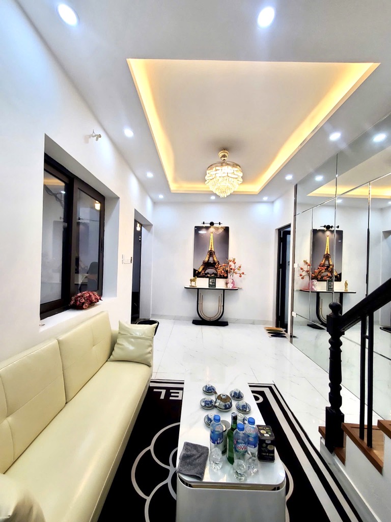 Bán nhà Lò Đúc  - 4 tầng - gần phố lớn, tiện ích đầy đủ - giá 6.35 tỷ