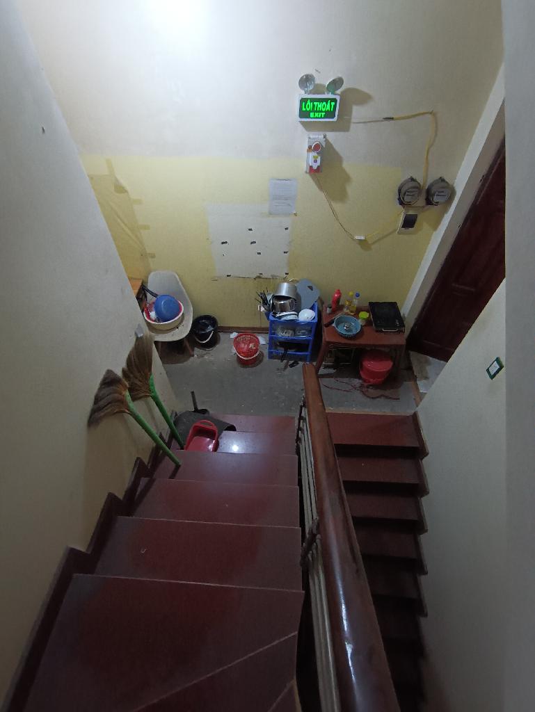 Bán nhà Định Công - diện tích 47m2 5 tầng - Nhà cách phố 15m, ngõ rộng hơn 2.5m - giá 9,6 tỷ