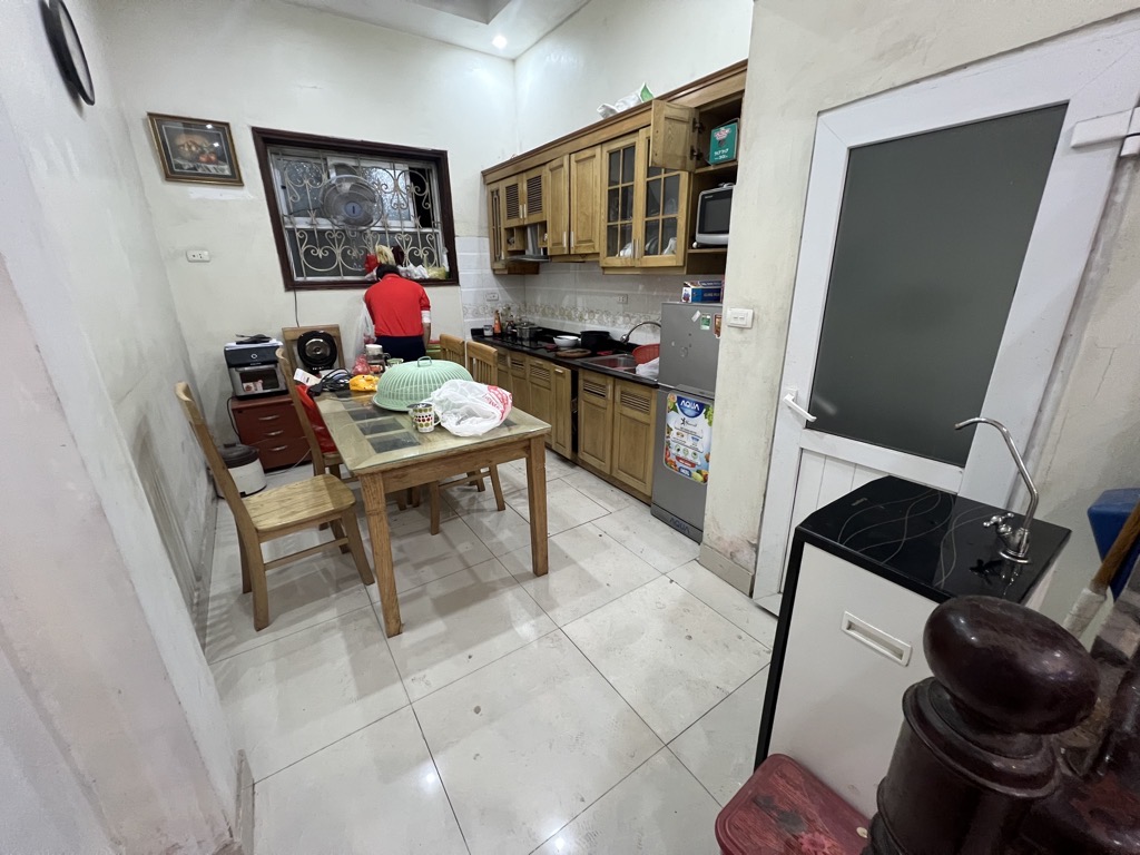 Bán nhà Đặng Văn Ngữ - diện tích 35.7m2 5 tầng - Ô tô đỗ cửa - giá 12,8 tỷ