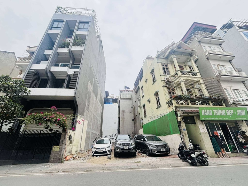 Bán nhà mặt phố Hoàng Như Tiếp 192m2, mặt tiền 9.5m, Giá 65.5 tỷ
