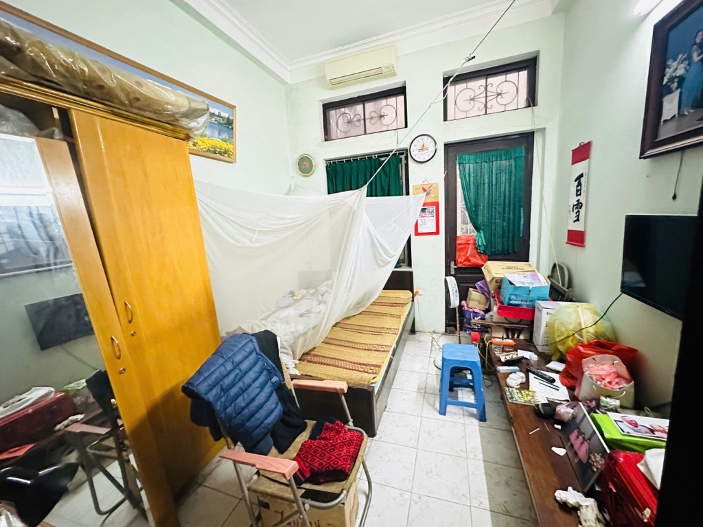 Bán nhà Giải Phóng - diện tích 52m2 4 tầng - Nhà chủ tự xây khung cột bê tông chắc chắn - giá 11,2 tỷ