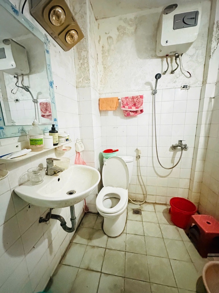 Bán nhà Giải Phóng - diện tích 52m2 4 tầng - Nhà chủ tự xây khung cột bê tông chắc chắn - giá 11,2 tỷ