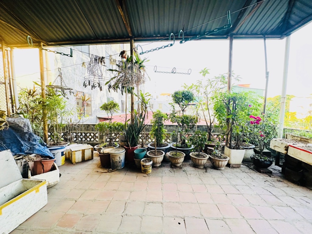 Bán nhà Giải Phóng - diện tích 52m2 4 tầng - Nhà chủ tự xây khung cột bê tông chắc chắn - giá 11,2 tỷ