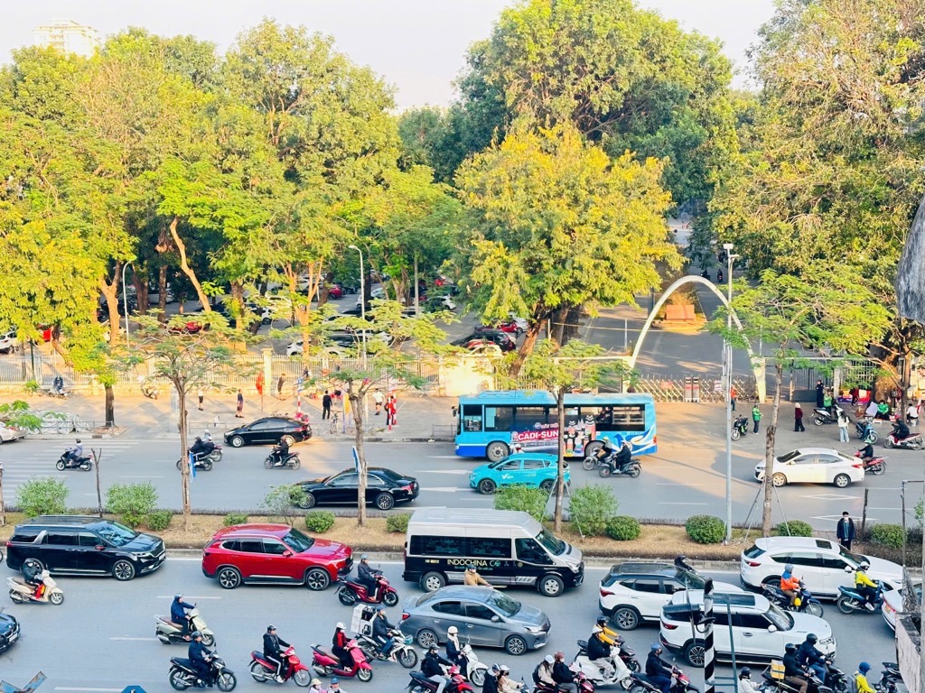 Bán nhà Giải Phóng - diện tích 52m2 4 tầng - Nhà chủ tự xây khung cột bê tông chắc chắn - giá 11,2 tỷ