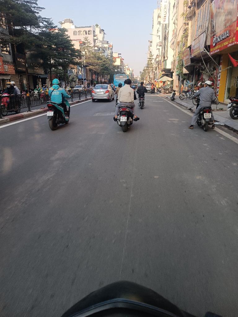 Bán nhà ngõ Văn Hương - diện tích 33m2 3 tầng - nhà đẹp hiếm có - giá 7,8 tỷ