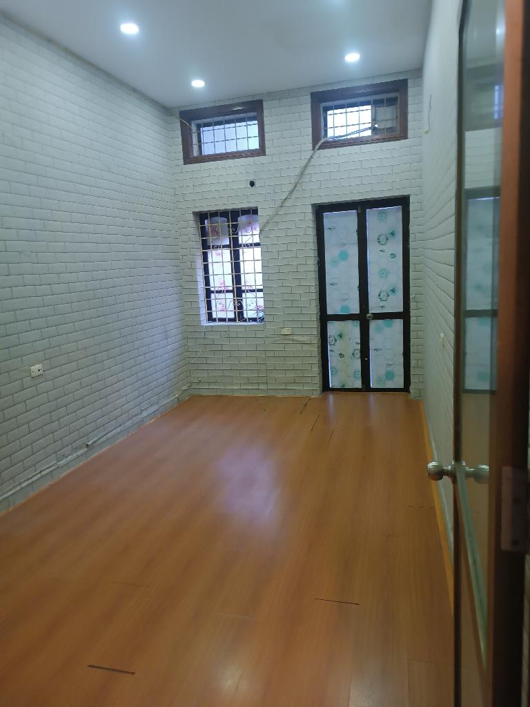 Bán nhà ngõ Văn Hương - diện tích 33m2 3 tầng - nhà đẹp hiếm có - giá 7,8 tỷ