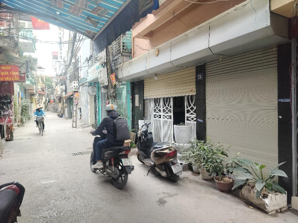 Bán nhà Giáp Nhị - diện tích 68m2 4 tầng - ô tô đỗ cửa - giá 13,5 tỷ