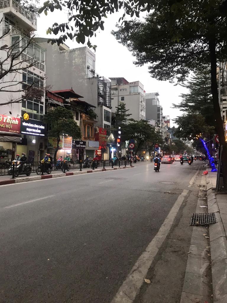 Bán nhà Tôn Đức Thắng - diện tích 14,9m2 2 tầng - Mặt phố kinh doanh tấp nập - giá 4,36 tỷ