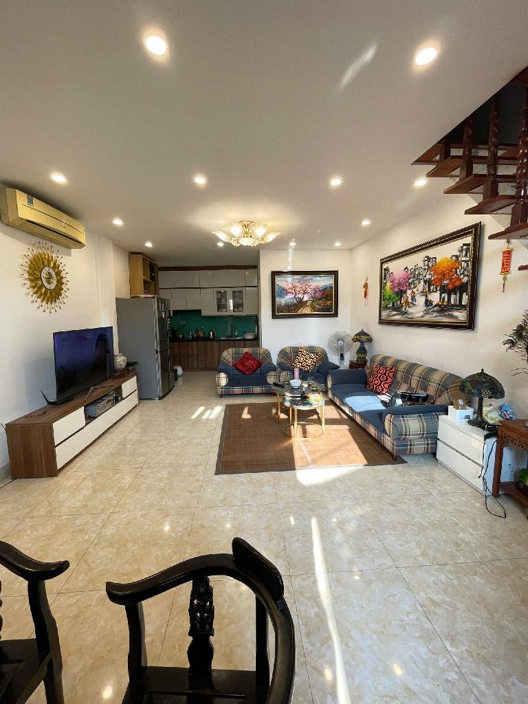 Bán nhà Nguyễn Khoái - diện tích 50m2 2 tầng - Ô TÔ 50M - giá 7,5 tỷ