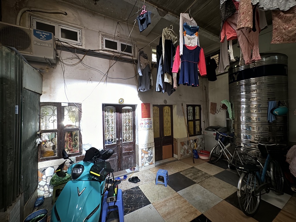 Bán nhà Đê Trần Khát Chân - diện tích 94,6m2 3 tầng - ô tô tránh - giá 23,6 tỷ