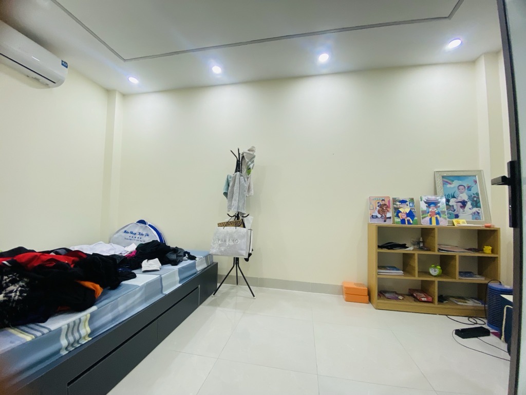 Bán nhà Định Công Thượng - diện tích 72.2m2 4 tầng - Nhà lô góc mới xây ở luôn - giá 8,6 tỷ