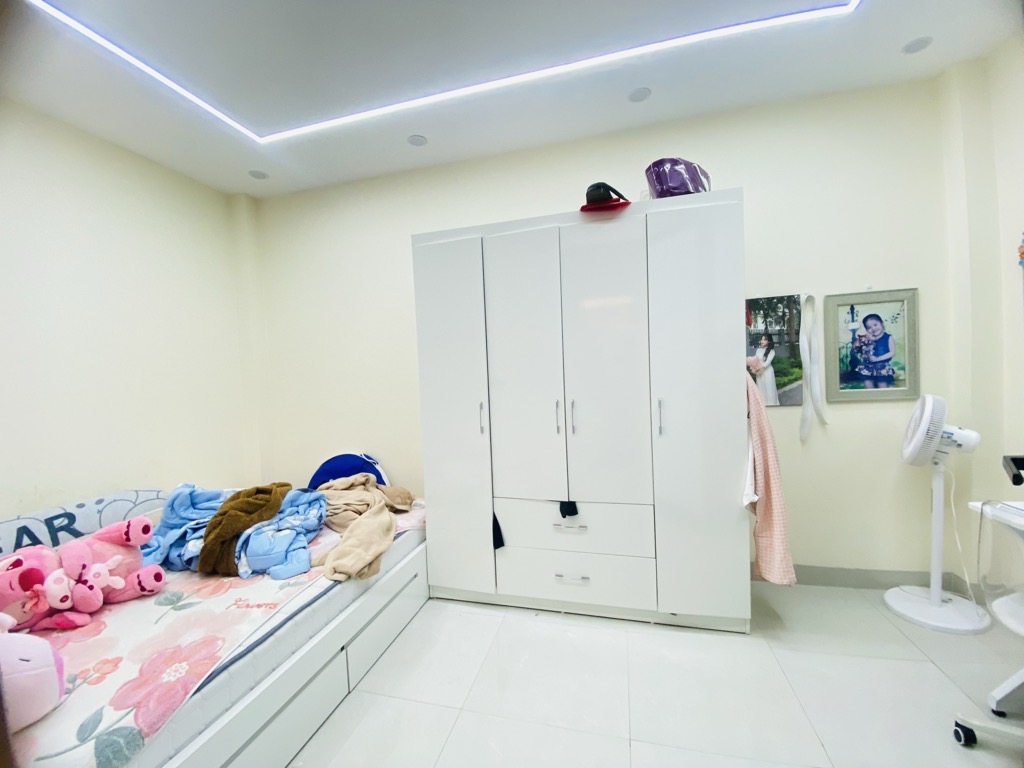 Bán nhà Định Công Thượng - diện tích 72.2m2 4 tầng - Nhà lô góc mới xây ở luôn - giá 8,6 tỷ