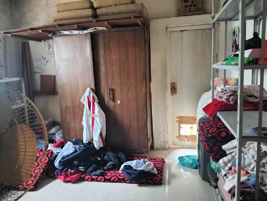 Bán nhà Lò Đúc - diện tích 40m2 2 tầng - Căn hộ tập thể mặt phố - giá 3,4 tỷ