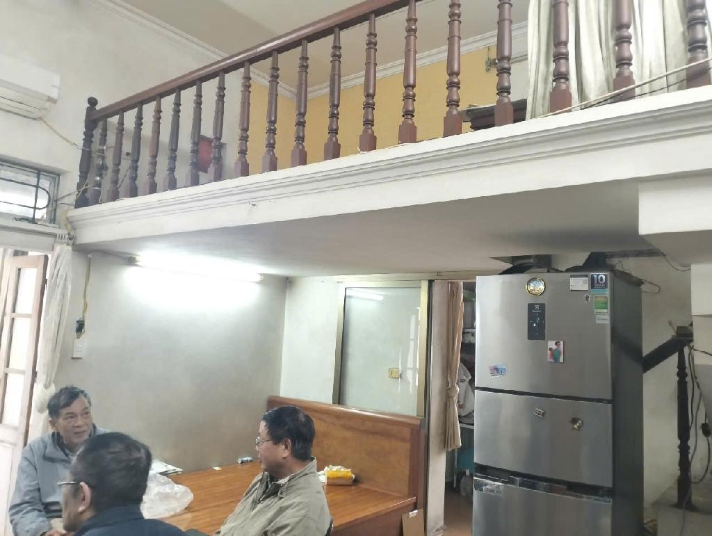 Bán nhà Lò Đúc - diện tích 40m2 2 tầng - Căn hộ tập thể mặt phố - giá 3,4 tỷ