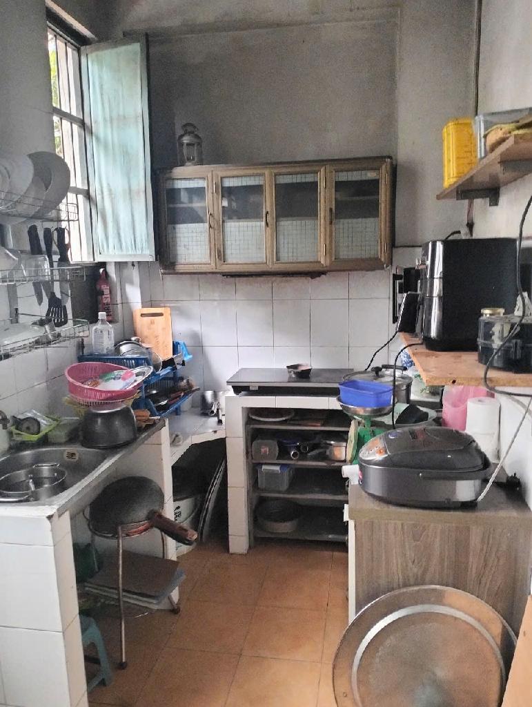 Bán nhà Lò Đúc - diện tích 40m2 2 tầng - Căn hộ tập thể mặt phố - giá 3,4 tỷ