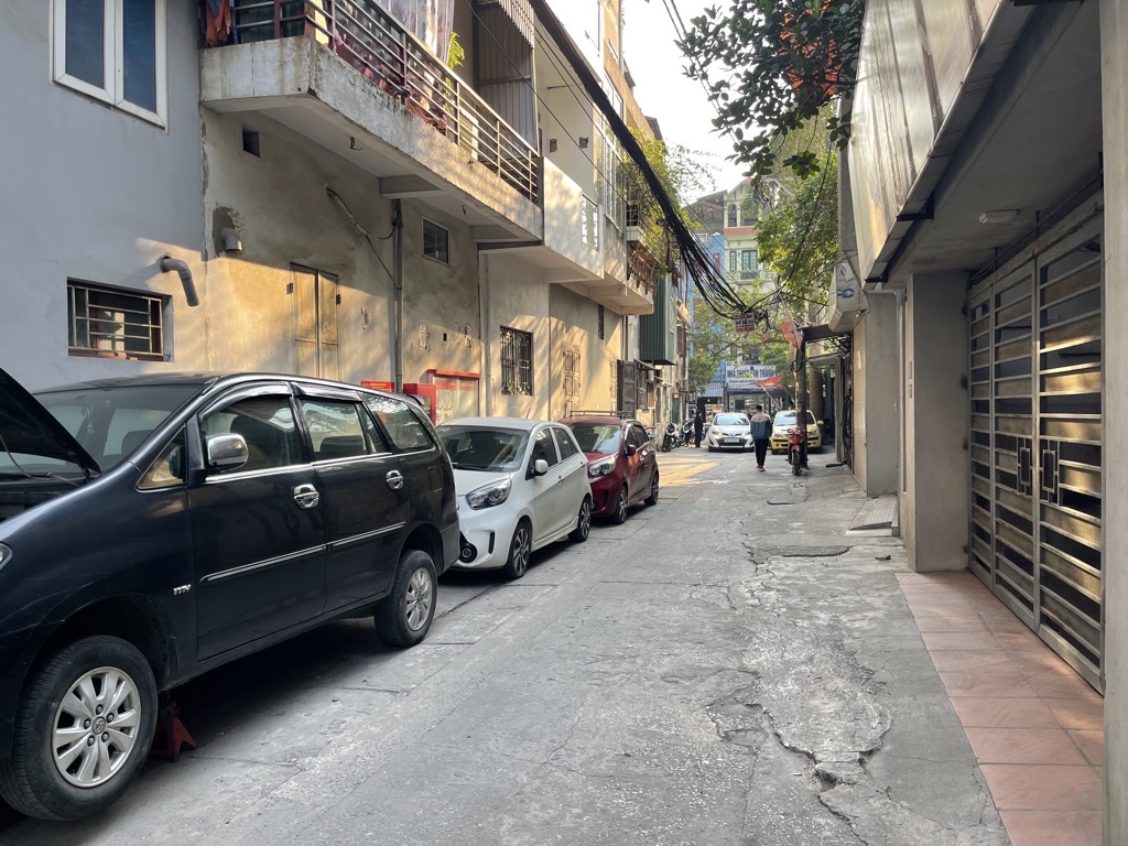 Bán nhà Hoàng Mai - diện tích 55m2 2 tầng - LÔ GÓC - Ô TÔ LÙI VÀO CỬA - giá 7,4 tỷ