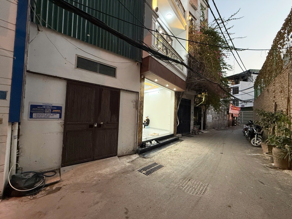 Bán nhà Nguyễn Chính - diện tích 38m2 5 tầng - ô tô tránh - giá 9,5 tỷ