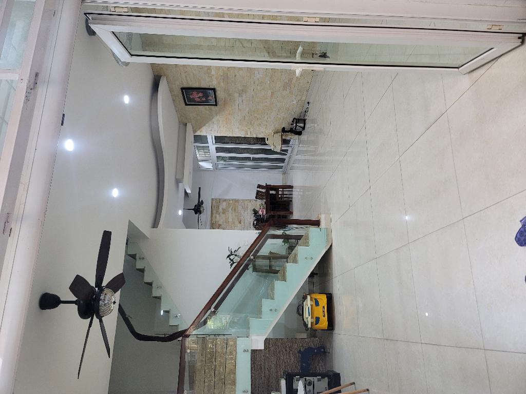 Bán nhà Đường Láng - diện tích 100m2 5 tầng - vị trí đẹp, sát mặt phố - giá 17,8 tỷ