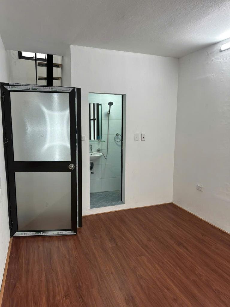 Bán nhà Bạch Đằng - diện tích 15m2 3 tầng - Mặt phố - giá 2,4 tỷ