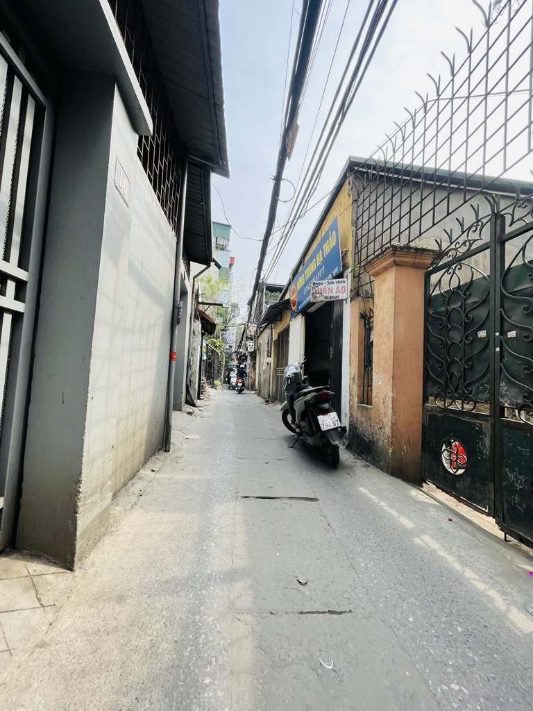 Bán nhà Dương Văn Bé - diện tích 110m2 3 tầng - Hai mặt ngõ thoáng, view hồ - giá 16 tỷ