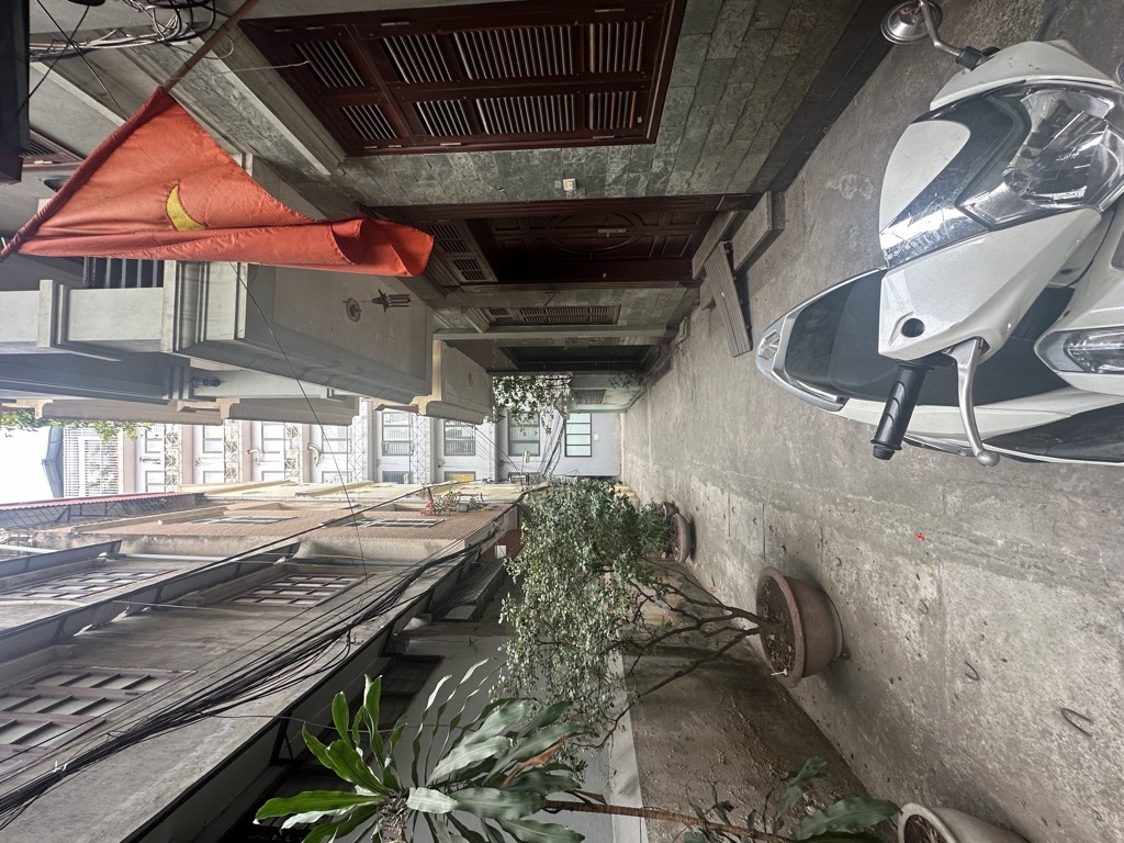 Bán nhà Tô Vĩnh Diện - diện tích 60m2 3 tầng - Nhà dân xây kiên cố - giá 13,8 tỷ