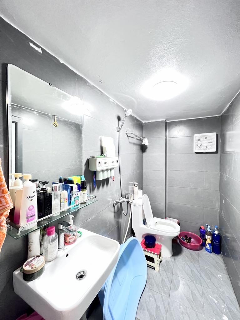 Bán nhà Tương Mai - diện tích 48m2 2 tầng - Ô TÔ TẢI ĐỖ CỬA - giá 3,45 tỷ