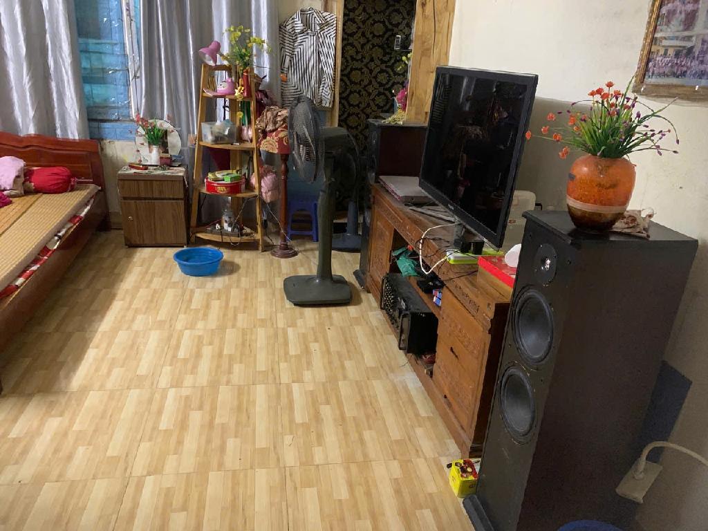 Bán nhà Trịnh Đình Cửu - diện tích 24m2 2 tầng - NGÕ THOÁNG - GẦN PHỐ - giá 2,5 tỷ